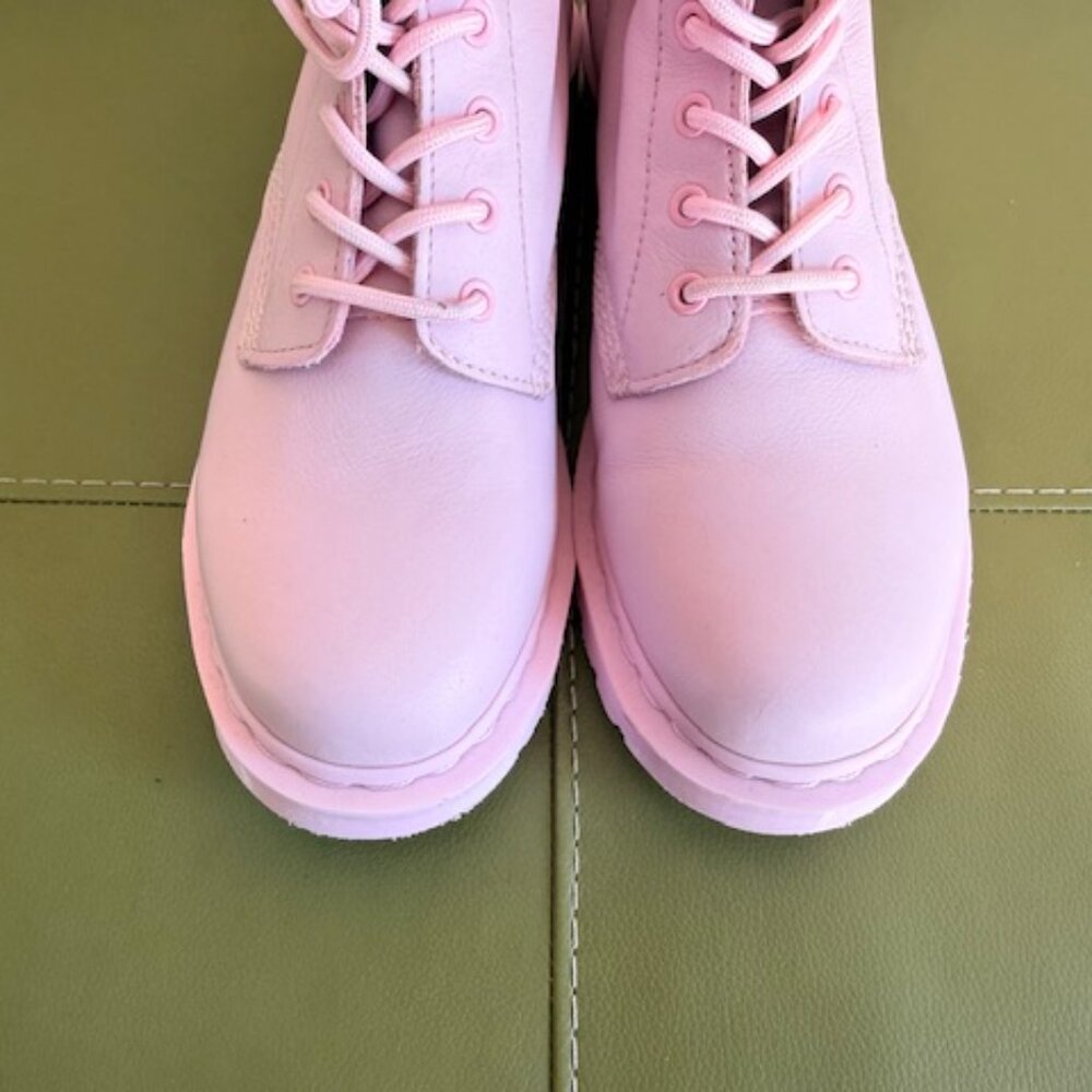 Dr. Martens 1460 pascal mono pink chalk size US womens 11 / UK 9 New in box - Picture 4 of 11